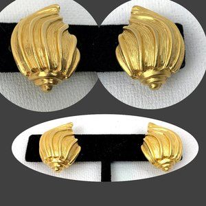 Vintage Liz Claiborne Brushed Gold Shells Clip On Earrings